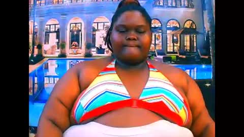 Snapshot of ebonyhotbuns4u2luv chatting on April 20, 2026, 5:10 am ebonyhotbuns4u2luv online show from April 20, 2026, 5:10 am