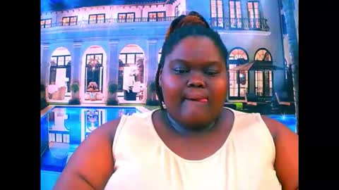 Snapshot of ebonyhotbuns4u2luv chatting on April 23, 2026, 7:52 am ebonyhotbuns4u2luv online show from April 23, 2026, 7:52 am