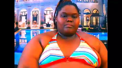 Snapshot of ebonyhotbuns4u2luv chatting on April 24, 2026, 12:40 pm ebonyhotbuns4u2luv online show from April 24, 2026, 12:40 pm