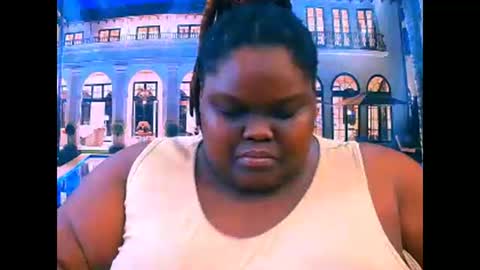 Snapshot of ebonyhotbuns4u2luv chatting on April 28, 2026, 5:12 am ebonyhotbuns4u2luv online show from April 28, 2026, 5:12 am