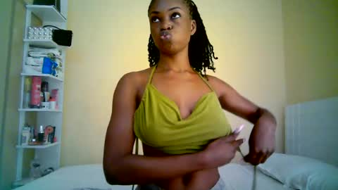 ebonytanqueen online show from June 30, 2026, 4:35 am