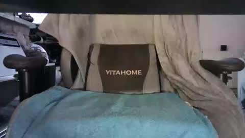 Snapshot of edged_biker chatting on November 26, 2025, 4:52 pm edged biker online show from November 26, 2025, 4:52 pm