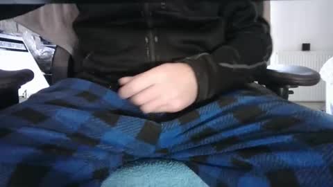 Snapshot of edged_biker chatting on December 1, 2025, 1:16 pm edged biker online show from December 1, 2025, 1:16 pm