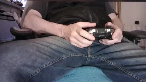 Snapshot of edged_biker chatting on December 17, 2025, 3:07 pm edged biker online show from December 17, 2025, 3:07 pm