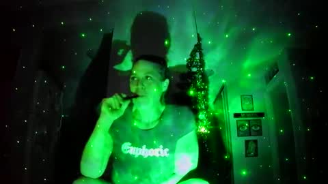 Snapshot of edgeofinsanity13 chatting on December 6, 2024, 1:29 am Angel online show from December 6, 2024, 1:29 am