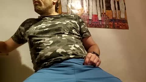 Snapshot of edgy_veggy chatting on June 7, 2026, 12:37 am edgy_veggy online show from June 7, 2026, 12:37 am