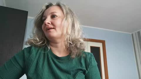 Snapshot of edithmanning chatting on April 25, 2026, 6:49 am edithmanning online show from April 25, 2026, 6:49 am