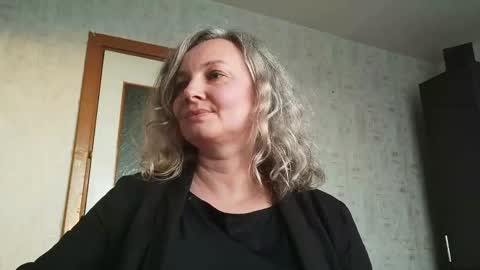 Snapshot of edithmanning chatting on May 4, 2026, 5:09 pm edithmanning online show from May 4, 2026, 5:09 pm