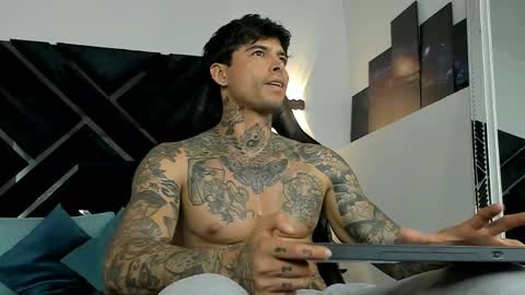 Snapshot of edoardojs chatting on May 19, 2026, 11:22 pm EdoardoJS online show from May 19, 2026, 11:22 pm
