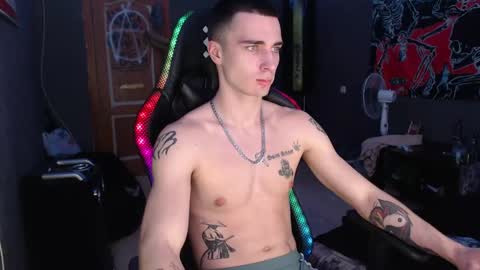 Snapshot of eduard_loveee chatting on December 12, 2024, 4:32 pm Eduar online show from December 12, 2024, 4:32 pm