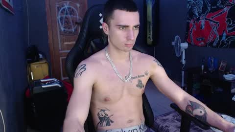 Snapshot of eduard_loveee chatting on December 21, 2024, 5:29 pm Eduar online show from December 21, 2024, 5:29 pm