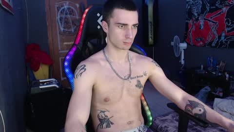 Snapshot of eduard_loveee chatting on December 24, 2024, 3:16 pm Eduar online show from December 24, 2024, 3:16 pm