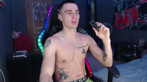 Snapshot of eduard_loveee chatting on December 30, 2024, 6:05 pm Eduar online show from December 30, 2024, 6:05 pm