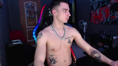 Snapshot of eduard_loveee chatting on January 19, 2025, 5:07 pm Eduar online show from January 19, 2025, 5:07 pm