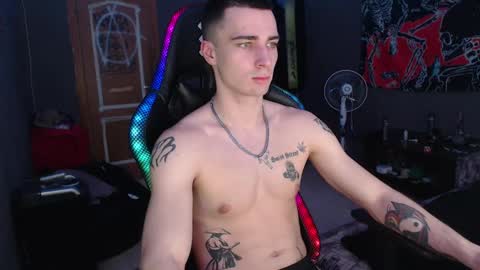 Snapshot of eduard_loveee chatting on February 28, 2025, 1:03 pm Eduar online show from February 28, 2025, 1:03 pm