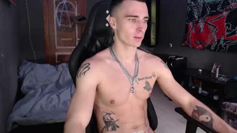 Snapshot of eduard_loveee chatting on September 24, 2025, 9:23 am Eduar online show from September 24, 2025, 9:23 am