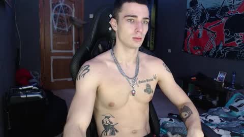 Snapshot of eduard_loveee chatting on November 1, 2025, 9:33 am Eduar online show from November 1, 2025, 9:33 am