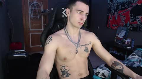 Snapshot of eduard_loveee chatting on November 26, 2025, 8:37 am Eduar online show from November 26, 2025, 8:37 am