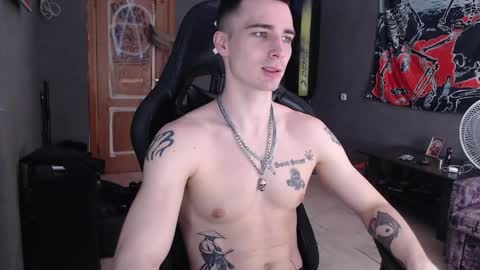Snapshot of eduard_loveee chatting on May 6, 2026, 9:47 am Eduar online show from May 6, 2026, 9:47 am