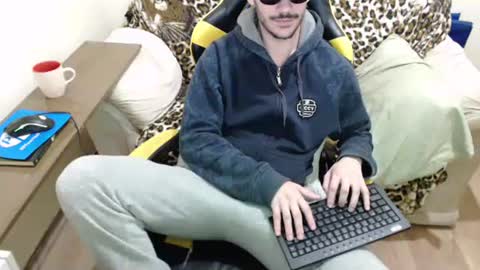 Snapshot of eduardobrain7 chatting on October 11, 2025, 12:21 am eduardobrain7 online show from October 11, 2025, 12:21 am