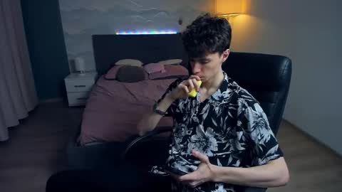 edvardblare online show from October 29, 2025, 2:41 pm