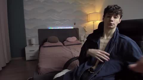 edvardblare online show from November 2, 2025, 4:09 pm