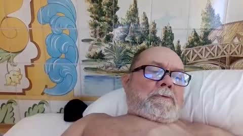 Snapshot of edwalters chatting on May 10, 2026, 8:08 am Eddie online show from May 10, 2026, 8:08 am