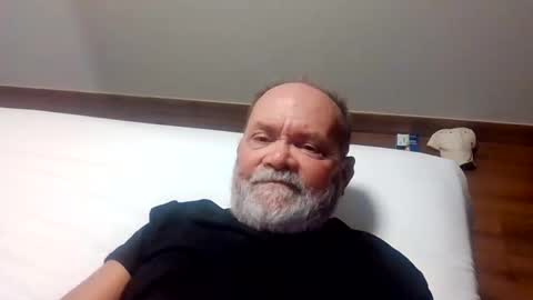 Snapshot of edwalters chatting on May 18, 2026, 12:29 am Eddie online show from May 18, 2026, 12:29 am
