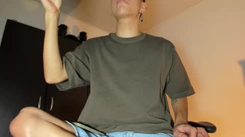 Snapshot of edward____876772 chatting on February 8, 2026, 11:08 pm edward online show from February 8, 2026, 11:08 pm