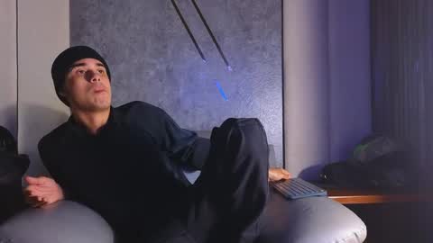 Snapshot of edwardd_7 chatting on May 28, 2026, 7:00 pm edwardd online show from May 28, 2026, 7:00 pm