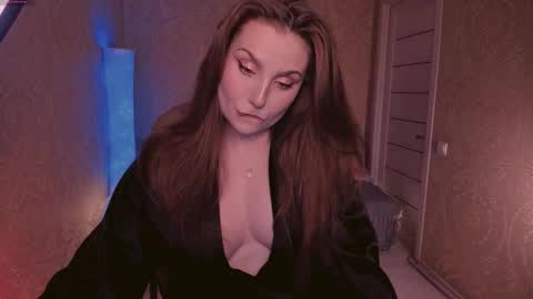 eesmaaarr online show from November 3, 2025, 10:21 pm