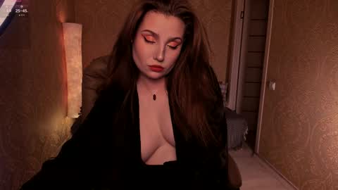 Snapshot of eesmaaarr chatting on February 16, 2026, 11:23 pm eesmaaarr online show from February 16, 2026, 11:23 pm