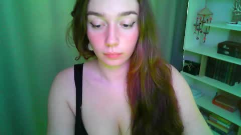 effie_balconii online show from September 29, 2025, 11:48 am