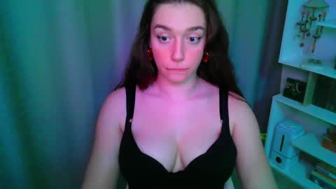 effie_balconii online show from October 5, 2025, 1:42 pm