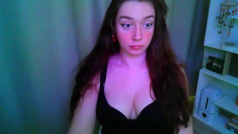 effie_balconii online show from October 6, 2025, 12:24 pm