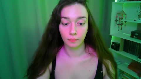 effie_balconii online show from May 14, 2026, 4:03 pm