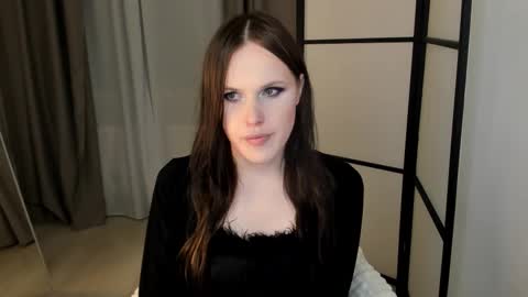 Effie Mur online show from March 12, 2026, 8:59 pm