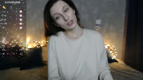 Snapshot of effy_gray chatting on January 19, 2025, 3:08 am Anna online show from January 19, 2025, 3:08 am