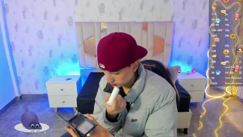 eidan_tay online show from May 22, 2026, 1:39 pm