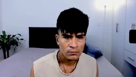 eiden_allenx1 online show from December 31, 2024, 1:52 pm