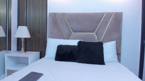 Eimy online show from November 18, 2025, 3:56 am