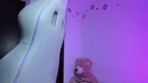 Snapshot of eileen_pinkman chatting on February 28, 2025, 9:04 am eileen_pinkman online show from February 28, 2025, 9:04 am