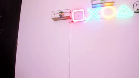 eileenn tanihara online show from February 12, 2026, 6:14 pm