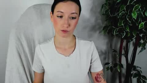 Snapshot of eileenmoores chatting on September 11, 2025, 11:43 am eileenmoores online show from September 11, 2025, 11:43 am