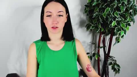 Snapshot of eileenmoores chatting on October 17, 2025, 12:08 pm eileenmoores online show from October 17, 2025, 12:08 pm