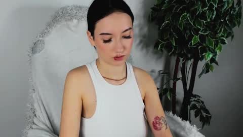 Snapshot of eileenmoores chatting on October 22, 2025, 1:00 pm eileenmoores online show from October 22, 2025, 1:00 pm