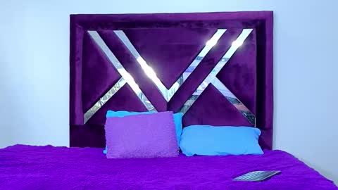 eimy__cute online show from November 18, 2025, 9:30 pm