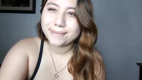 EIMY   MODEL INDEPENDENT online show from December 22, 2024, 3:11 am