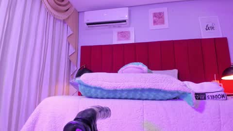 Eimy online show from September 20, 2025, 7:59 pm