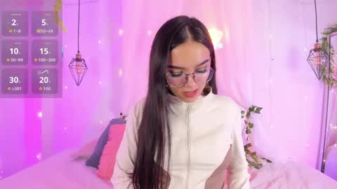 eimy_rosse18 online show from April 13, 2026, 1:05 pm